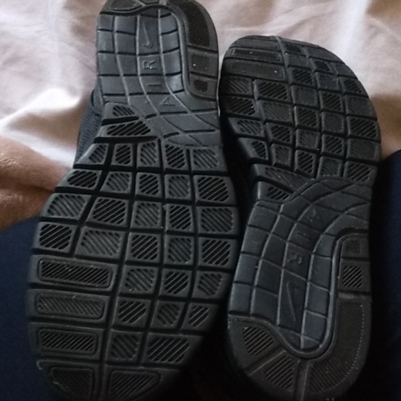 Sneakers - Picture 8 of 8